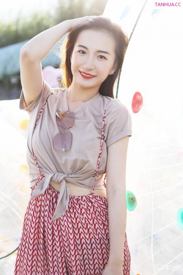龚天艺 艺儿拿铁 [XIUREN]高清写真图 2019.09.02 艺儿拿铁第23张图片